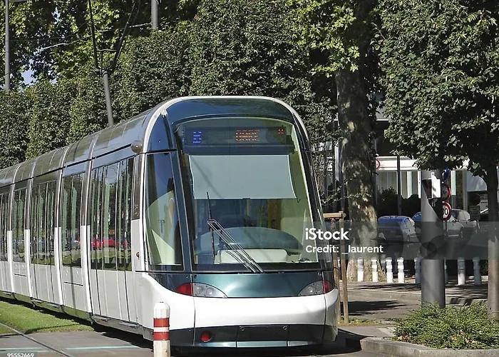 Proche Centre, Cathedrale, Tram, Gare *